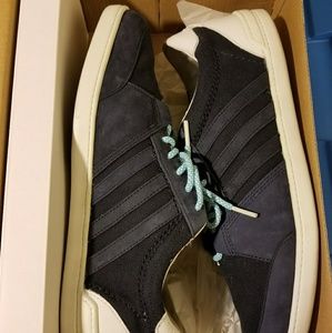 Adidas SLVR Sneakers